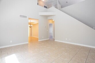 7533 Hickory Hills Dr in Las Vegas, NV - Building Photo - Building Photo