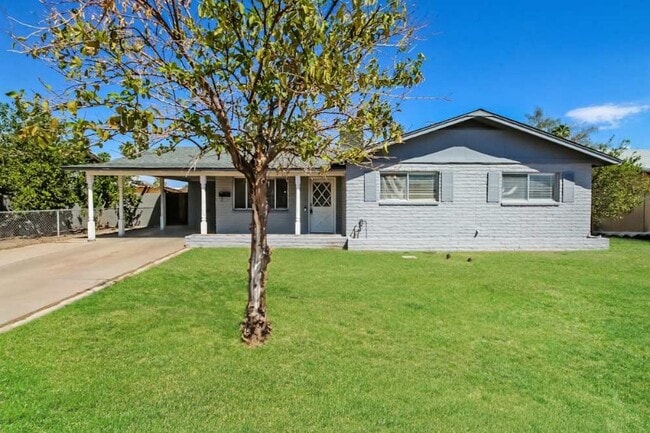property at 740 N Oracle Cir
