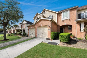 8106 Montague Manor Ln in Houston, TX - Building Photo - Building Photo