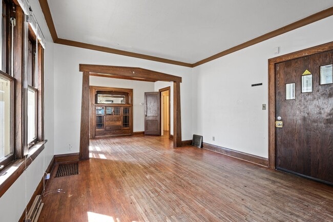 property at 1089 23rd Ave SE