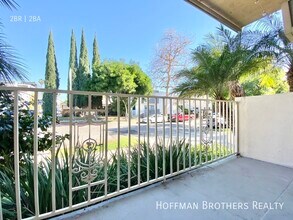 8206 Romaine St, Unit 1 in West Hollywood, CA - Foto de edificio - Building Photo