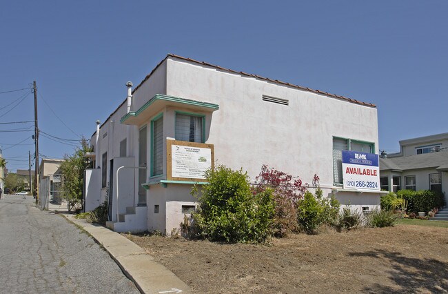 1319 Yale St in Santa Monica, CA - Building Photo - Building Photo