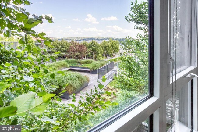 3 Tingey Square-Unit -306 in Washington, DC - Building Photo - Building Photo