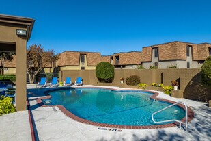 Manchester in Euless, TX - Building Photo