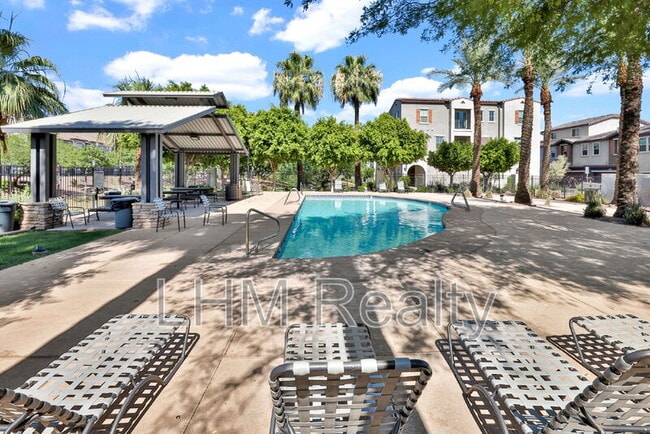 2210 E Huntington Dr in Phoenix, AZ - Building Photo - Building Photo