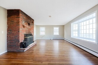 33 Undine Rd, Unit #1 in Boston, MA - Foto de edificio - Building Photo