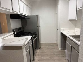 8801 Glencrest Apartments in Houston, TX - Building Photo - Building Photo