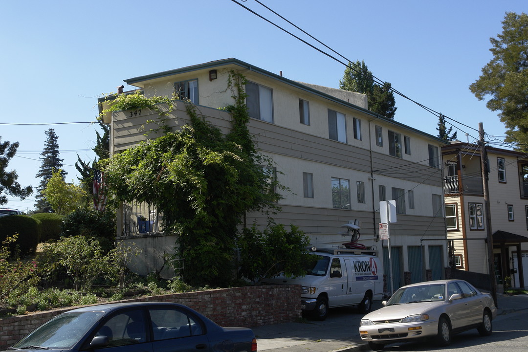 347 Haddon Rd in Oakland, CA - Foto de edificio