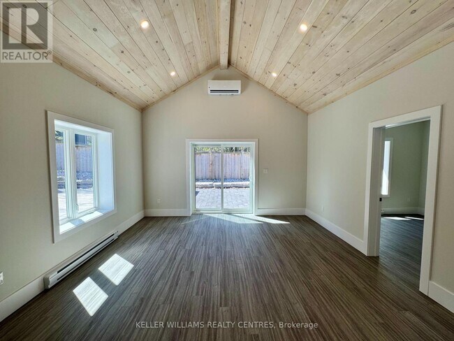 63 Holgate St in Barrie, ON - Building Photo - Building Photo