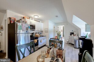 4001 Cresson St in Philadelphia, PA - Building Photo