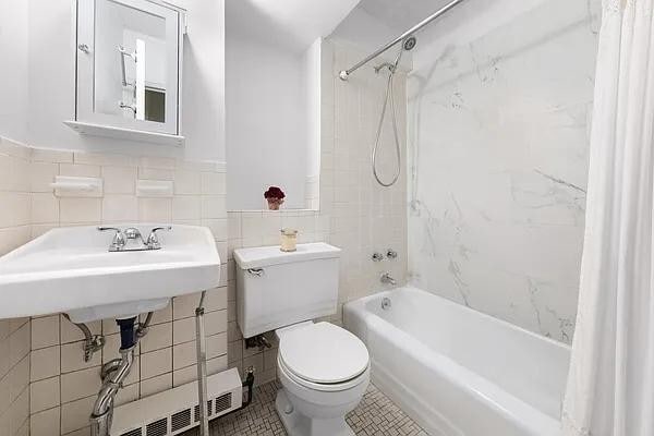 77 E 12th St in New York, NY - Building Photo - Building Photo