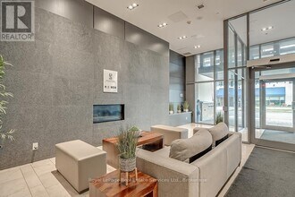 1940 Ironstone Dr in Burlington, ON - Building Photo - Building Photo