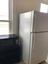 713 Myrtle St, Unit 2 in Erie, PA - Building Photo - Building Photo