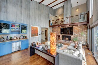 387 Stanwich Rd in Greenwich, CT - Building Photo - Building Photo