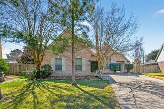 15619 Winding Valley Dr in Houston, TX - Building Photo - Building Photo