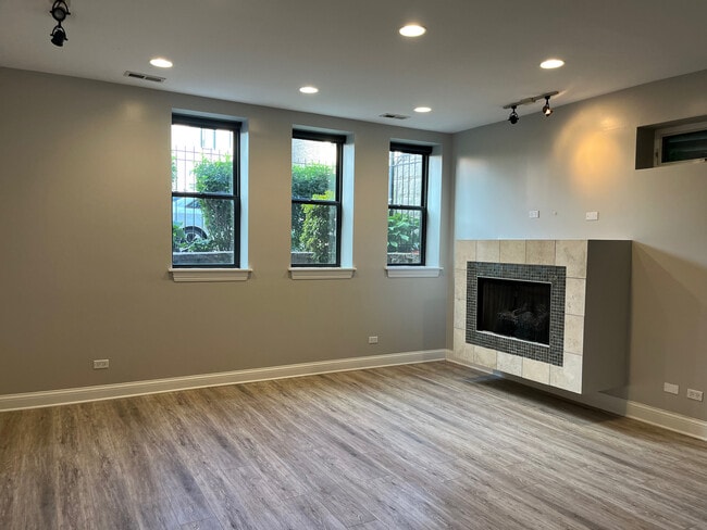 1231 E 46th St in Chicago, IL - Building Photo - Building Photo