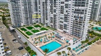 4280 Galt Ocean Dr, Unit 7d in Fort Lauderdale, FL - Building Photo