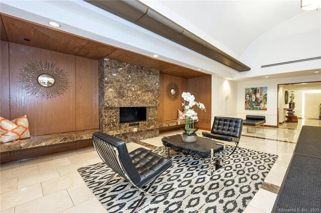 25 Forest St in Stamford, CT - Building Photo - Building Photo