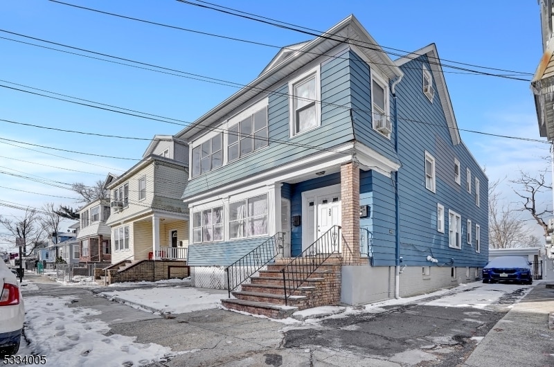 35 Chester Ave in Irvington, NJ - Building Photo