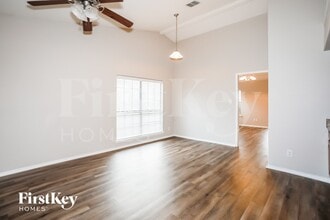 1502 Barbara Ln in Arlington, TX - Foto de edificio - Building Photo