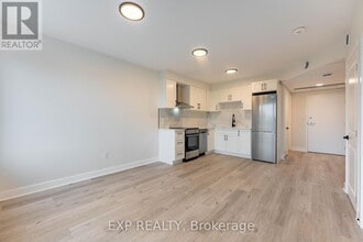 360-360 Lacasse Ave in Ottawa, ON - Building Photo - Building Photo