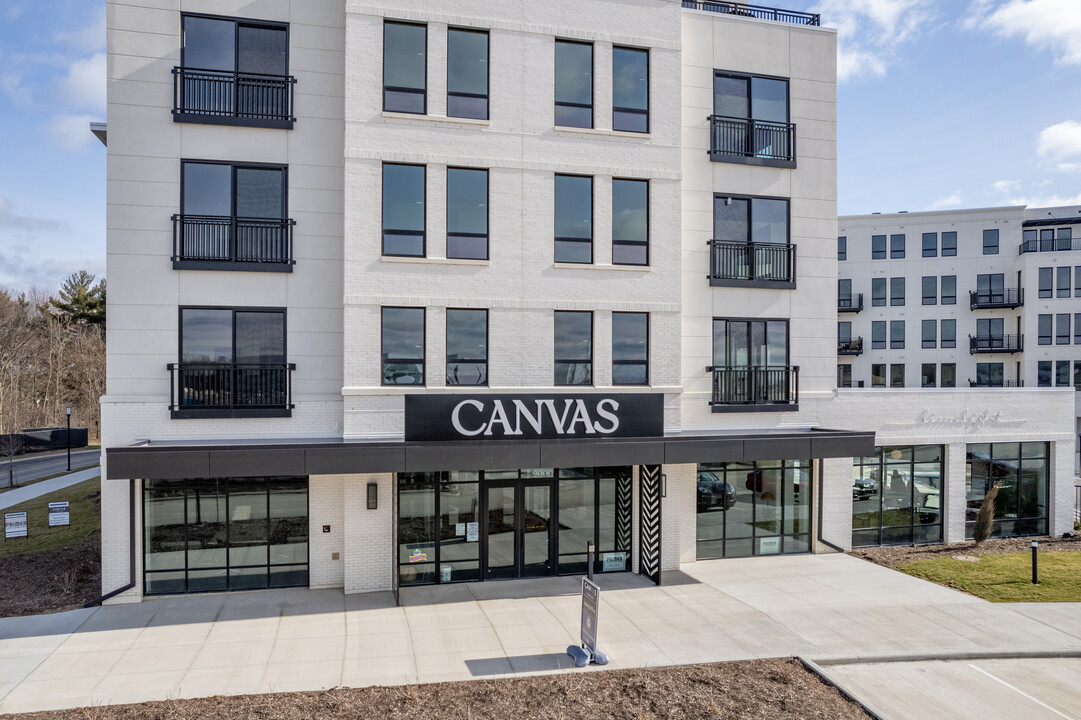 Canvas at Valor Acres in Brecksville, OH - Foto de edificio