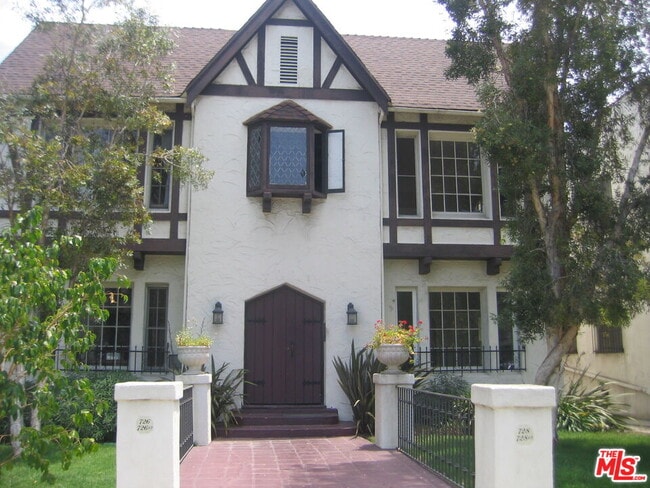 property at 726 S Dunsmuir Ave