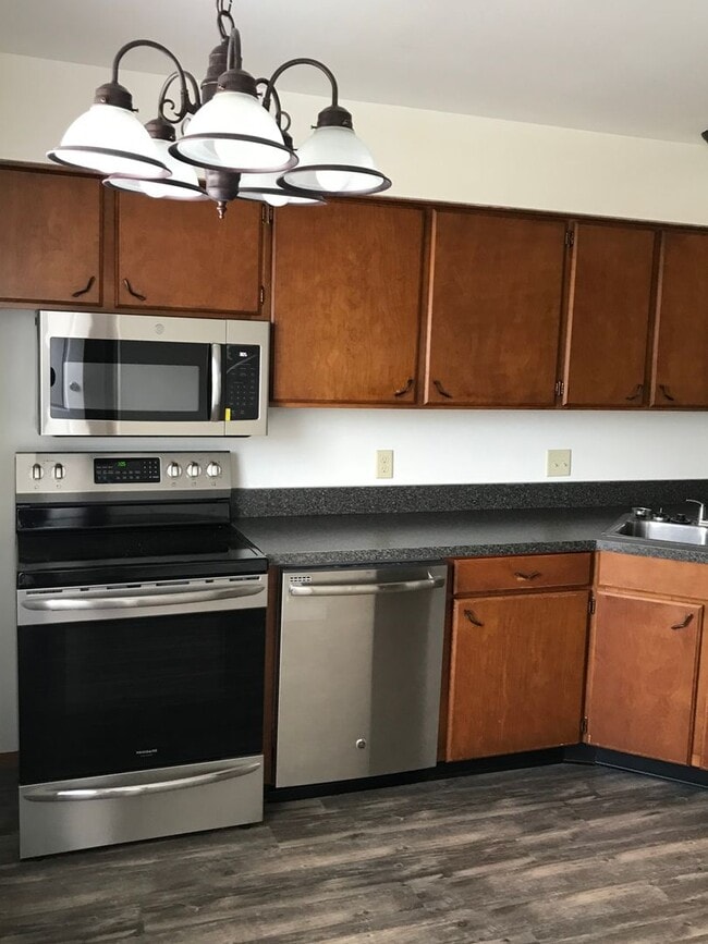 734 Fairwood Dr in Neenah, WI - Building Photo - Building Photo