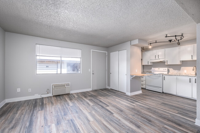 Limited Offer: FREE 1 CAR GARAGE INCLUDED in Pasco, WA - Building Photo - Building Photo
