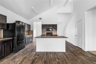 19401 Great Falls Dr in Manor, TX - Building Photo - Building Photo