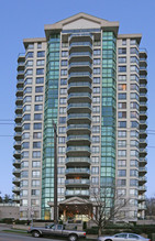 Vista Royale in New Westminster, BC - Building Photo - Building Photo