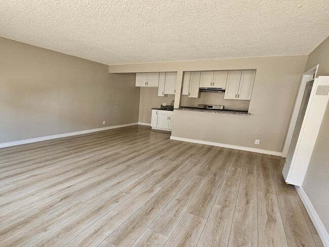 8936 Cedros Ave in Los Angeles, CA - Building Photo - Building Photo