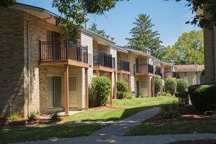 Spruce Knob Apartments in Ann Arbor, MI - Building Photo