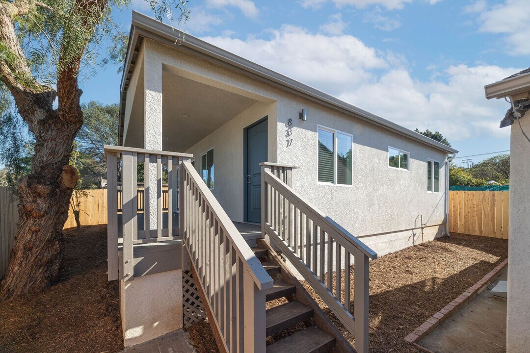 837 W 3rd Ave in Escondido, CA - Building Photo