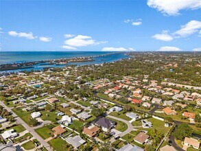 507 Acacia Ln in Nokomis, FL - Building Photo - Building Photo