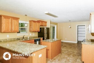 8110 Meadow Bend Dr in Indianapolis, IN - Building Photo - Building Photo