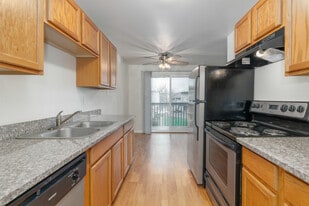 Autumn Oaks Apartments in Tigard, OR - Building Photo