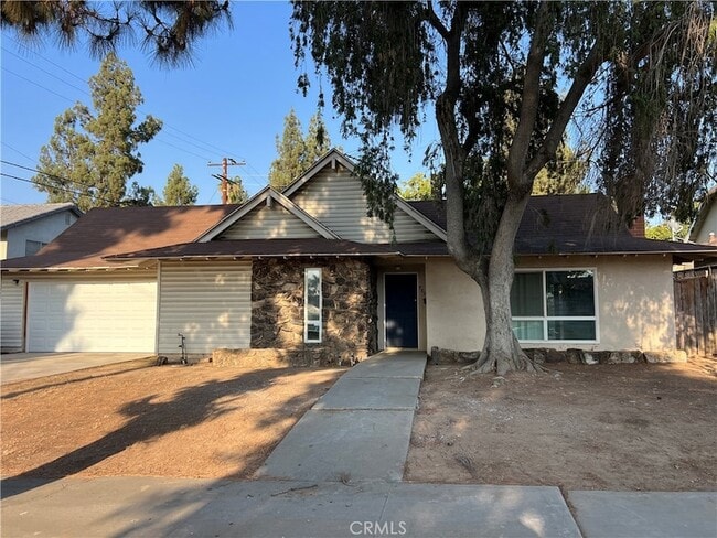 property at 705 S Grove St