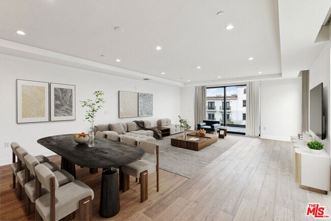 property at 725 Croft Ave