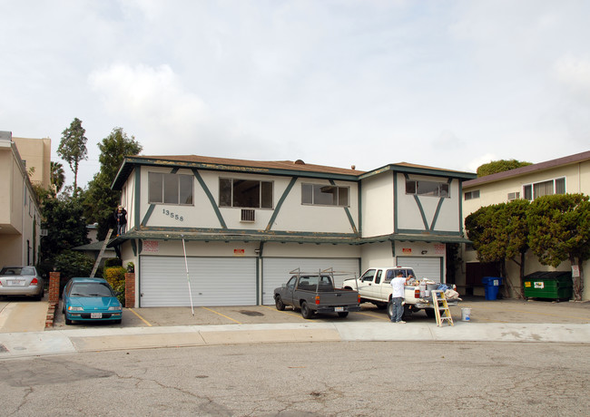 13558 Rye St in Sherman Oaks, CA - Building Photo - Building Photo