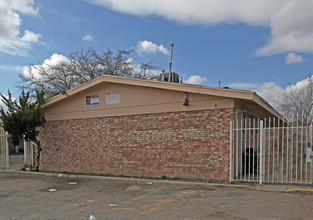 409-413 Indiana St SE in Albuquerque, NM - Building Photo - Building Photo