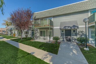 Marina Heights in Pittsburg, CA - Foto de edificio - Building Photo
