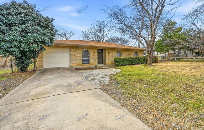 207 Evelyn St in Desoto, TX - Building Photo - Building Photo