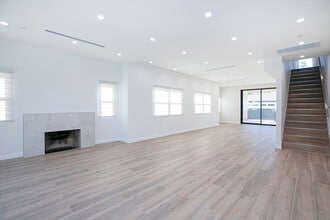 1345 Winchester Ave in Glendale, CA - Foto de edificio - Building Photo