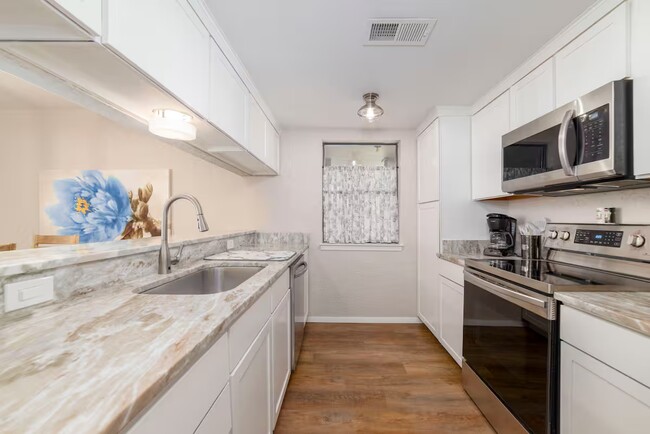 222 T Bar M Dr in New Braunfels, TX - Building Photo - Building Photo