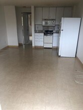 2860 Waialae Ave, Unit 304 in Honolulu, HI - Foto de edificio - Building Photo