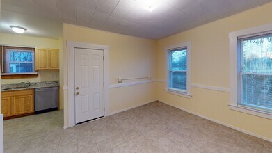 19 Studley Ave, Unit 2 in Brockton, MA - Building Photo - Building Photo