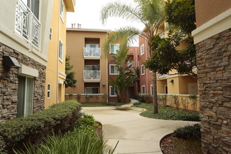 Melrose Villas in San Marcos, CA - Building Photo - Building Photo