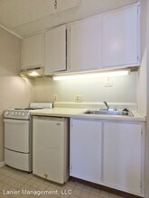 6815 Waters Ave in Savannah, GA - Foto de edificio - Building Photo
