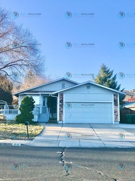 3035 Achilles Dr in Reno, NV - Building Photo
